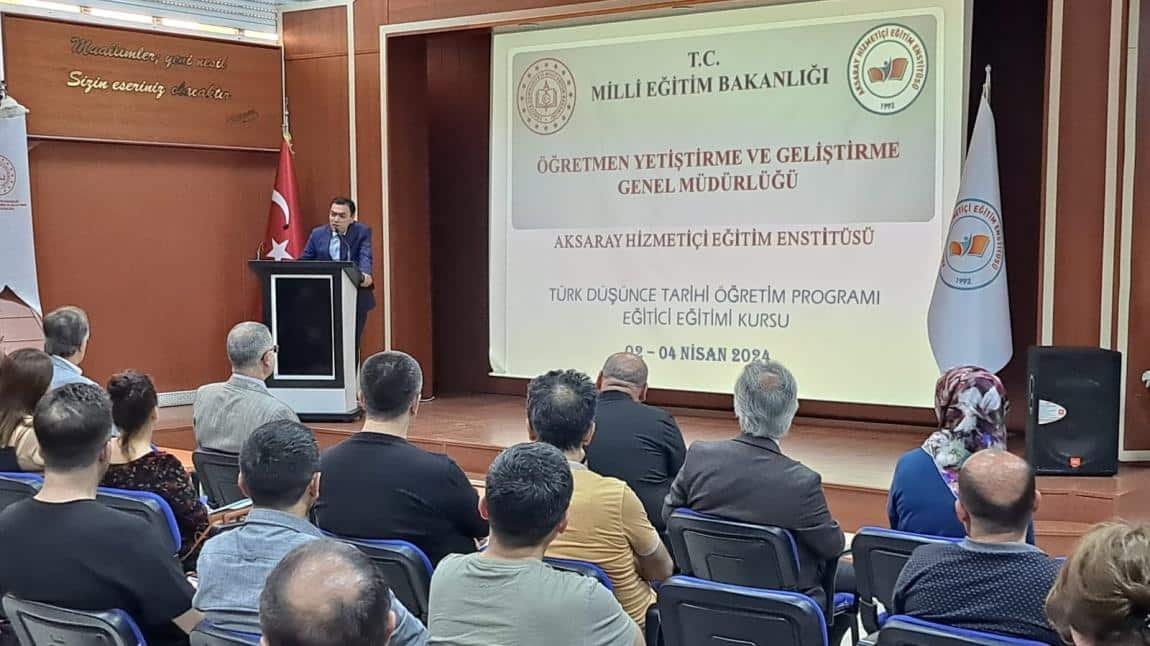 Enstitümüzde Düzenlenen 02 – 06 Nisan 2024 Tarihli Türk Düşünce Tarihi Öğretim Programı Eğitici Eğitimi Kursu Eğitime Başlamıştır. 
